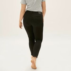 Everlane | Curvy Authentic Stretch High-Rise Skinny Jean | Size 27 | Black